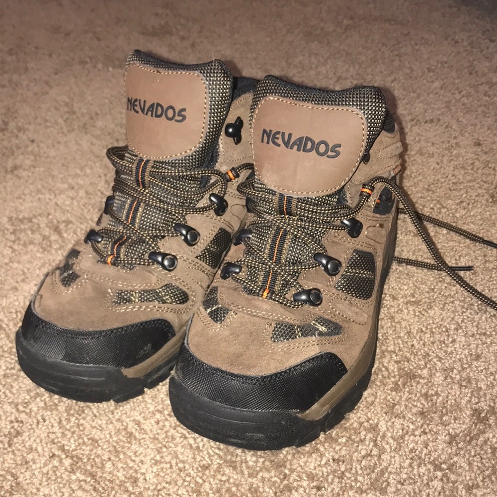 Nevados Hiking Boots